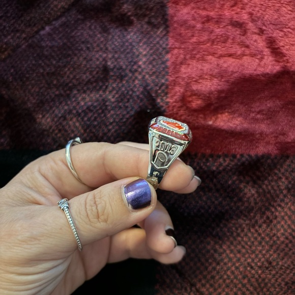 Boston Red Socks MLB Championship Ring - Picture 2 of 3